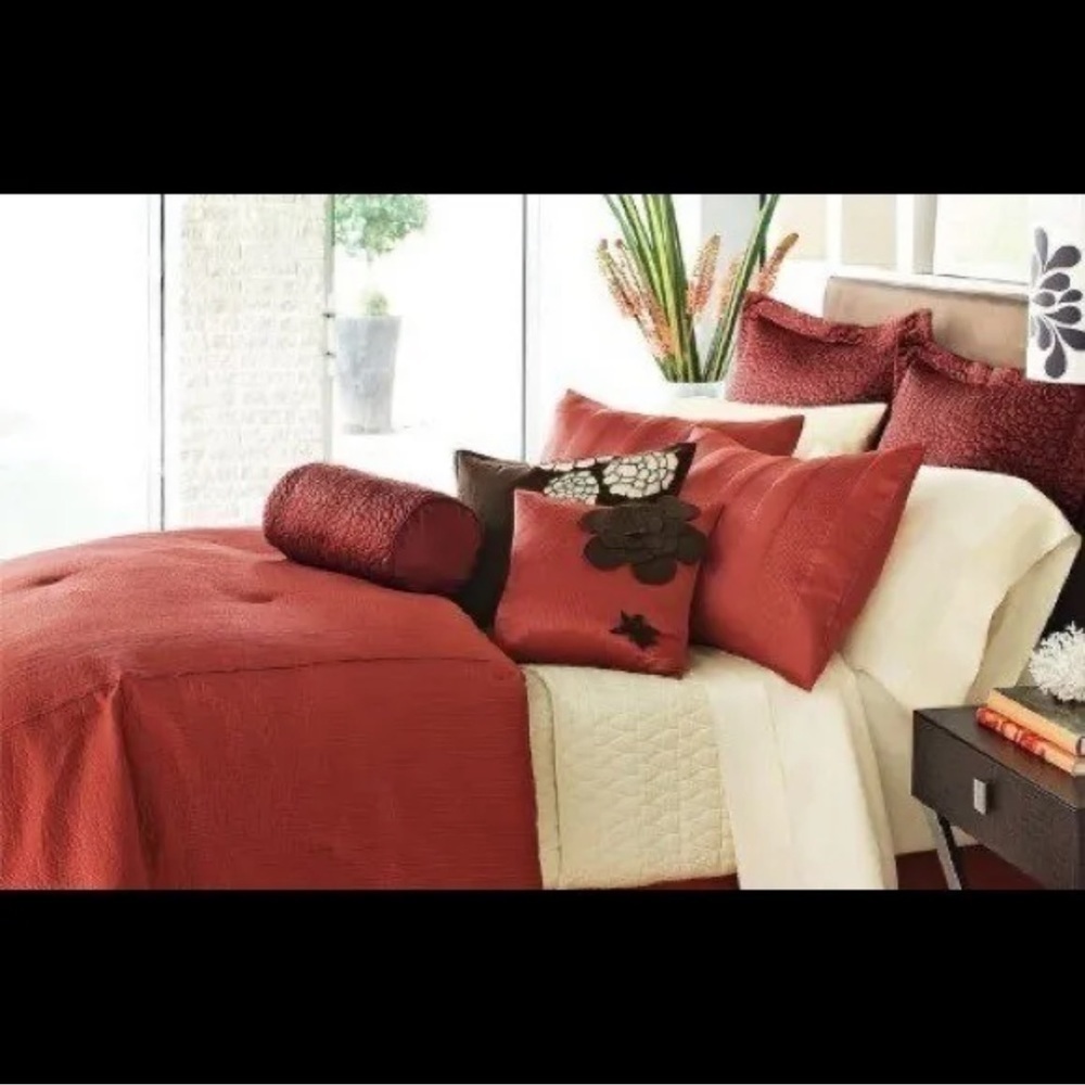 Simply Vera Vera Wang Beautiful Red Comforter